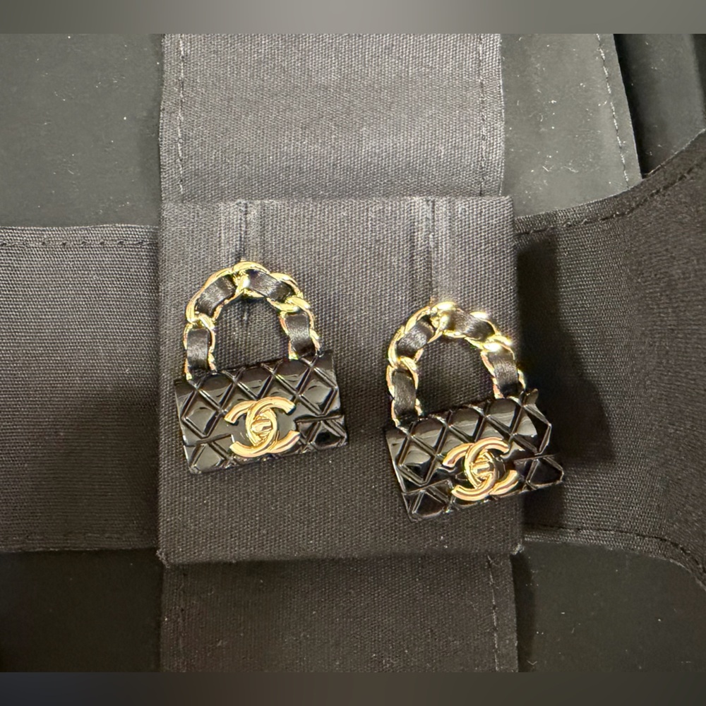 Chanel classic bag earrings